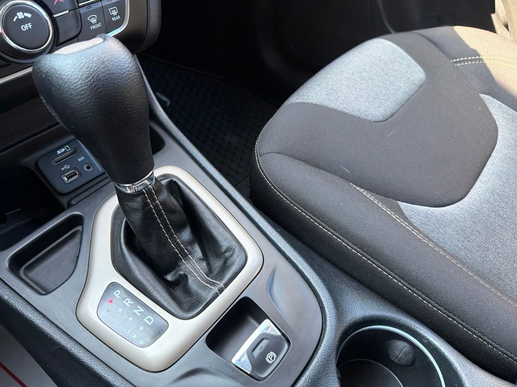 2016 Jeep Cherokee Sport