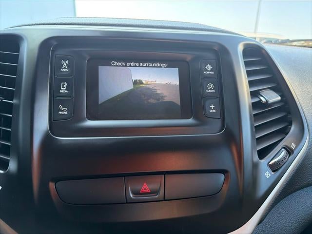 2016 Jeep Cherokee Sport