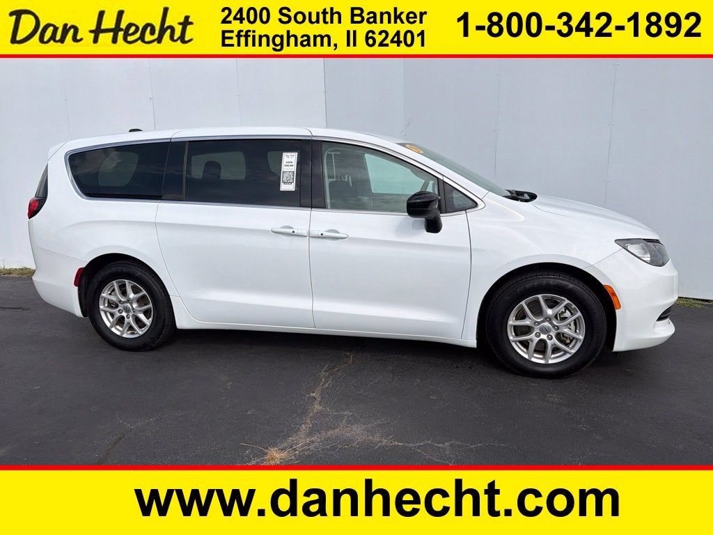 2024 Chrysler Voyager LX