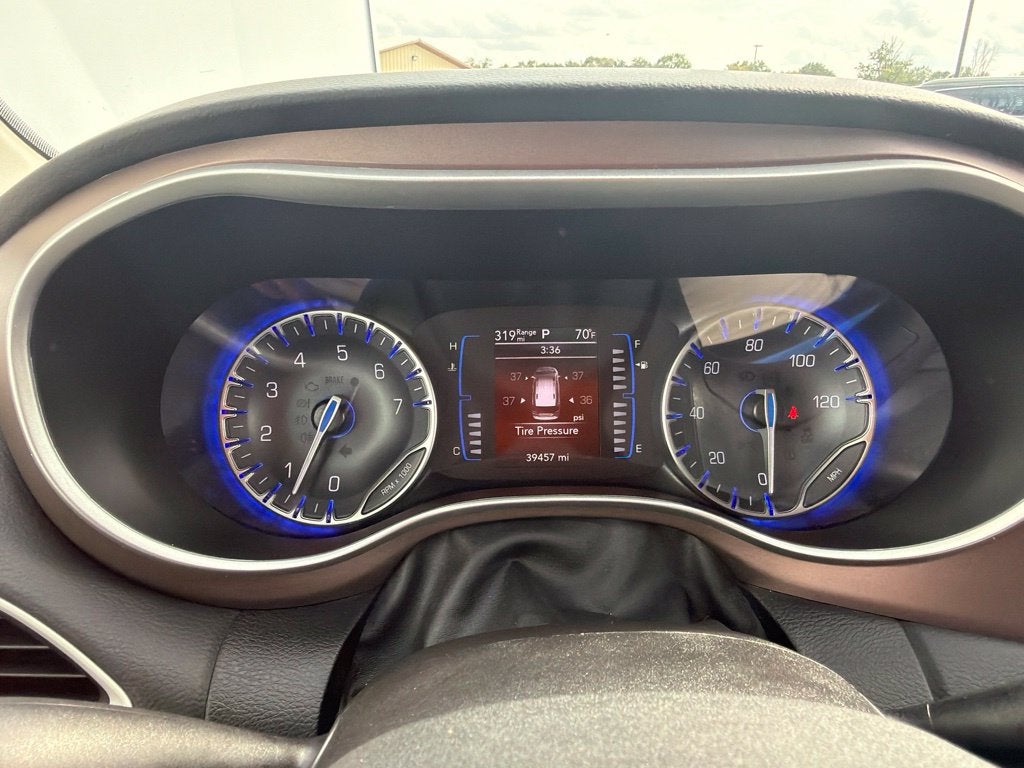2024 Chrysler Voyager LX