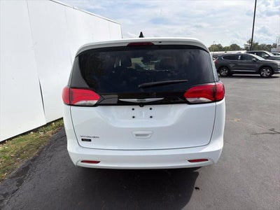 2024 Chrysler Voyager LX