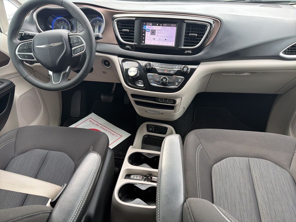 2024 Chrysler Voyager LX