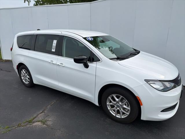 2024 Chrysler Voyager LX