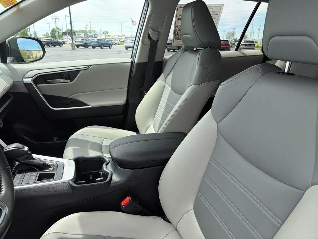 2025 Toyota RAV4 XLE Premium