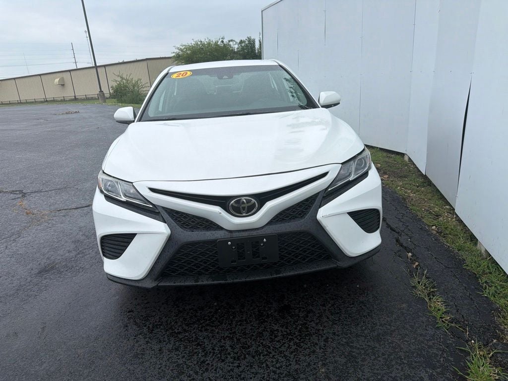 2020 Toyota Camry SE