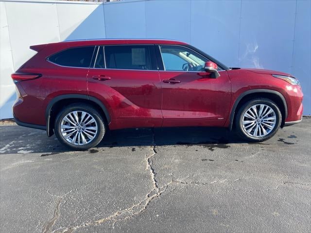 2022 Toyota Highlander Hybrid Platinum