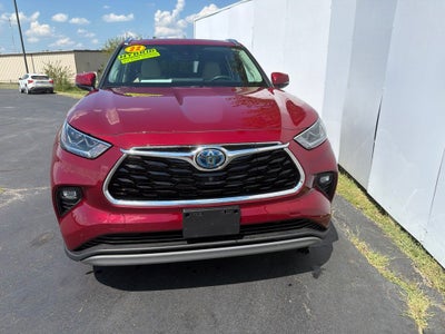 2022 Toyota Highlander Hybrid Platinum