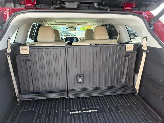 2022 Toyota Highlander Hybrid Platinum