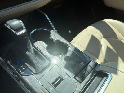 2022 Toyota Highlander Hybrid Platinum