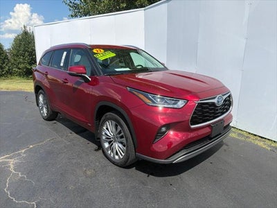 2022 Toyota Highlander Hybrid Platinum