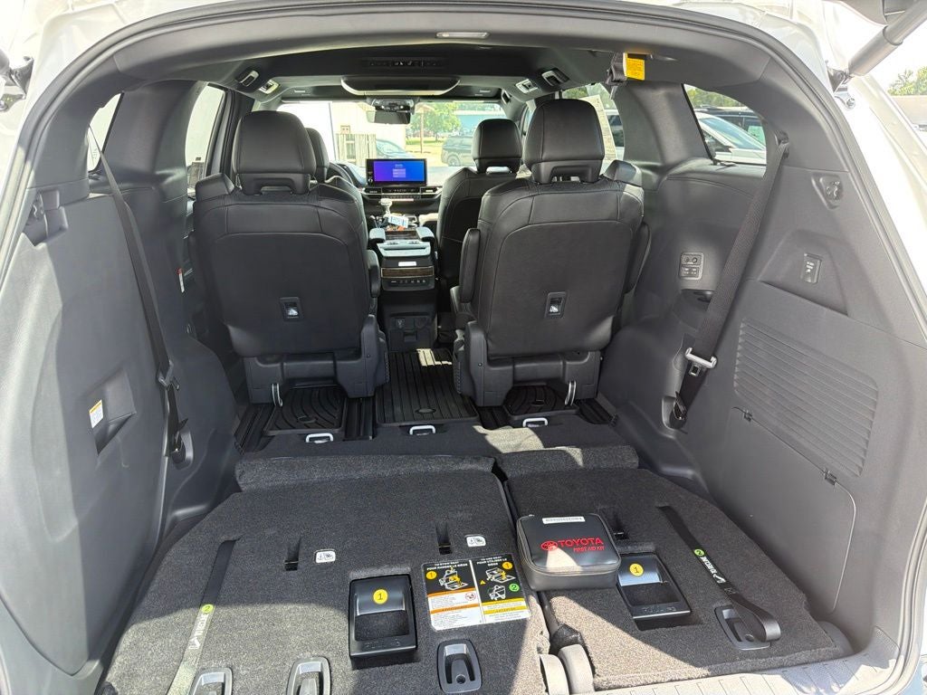 2026 Toyota Sienna Platinum 7 Passenger