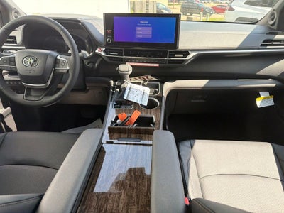 2026 Toyota Sienna Platinum 7 Passenger