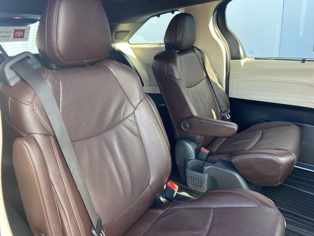 2024 Toyota Sienna Platinum 7 Passenger