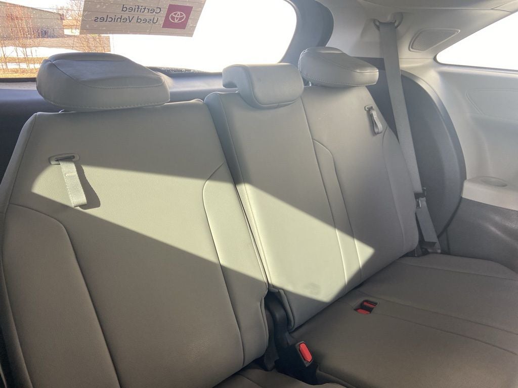 2022 Toyota Sienna XLE 7 Passenger