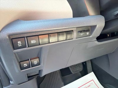 2022 Toyota Sienna LE 8 Passenger