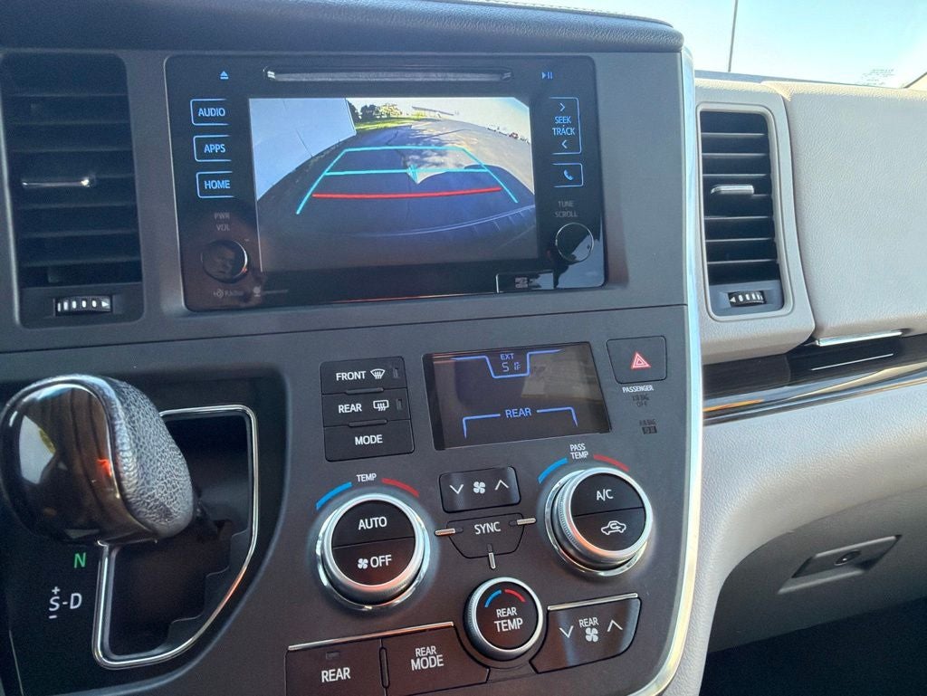 2015 Toyota Sienna XLE Premium 8 Passenger