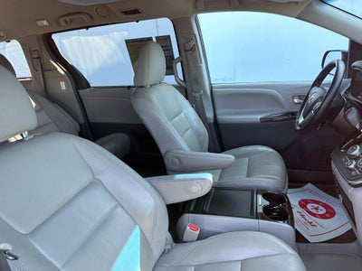 2015 Toyota Sienna XLE Premium 8 Passenger