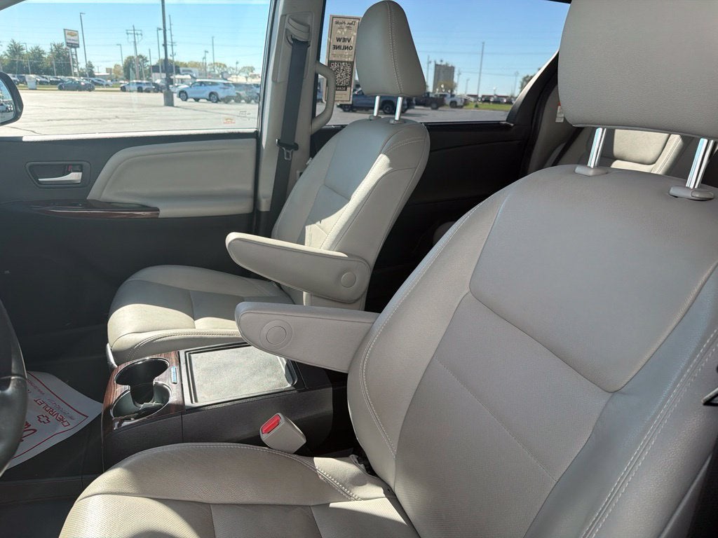 2020 Toyota Sienna Limited Premium 7 Passenger