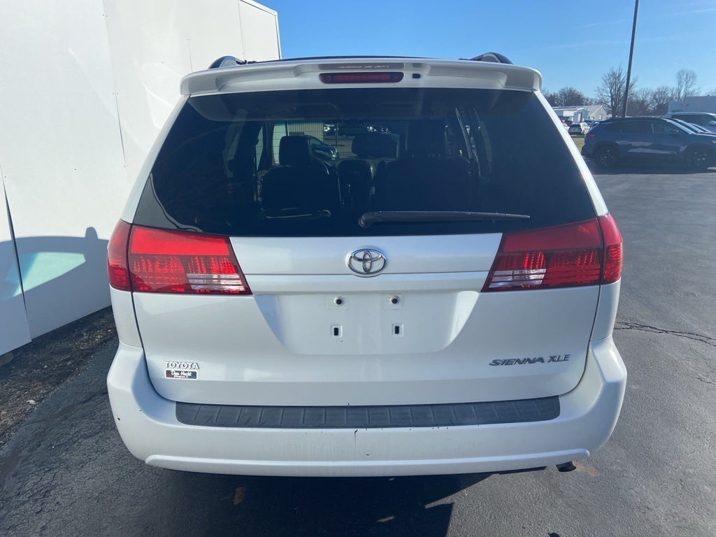 2005 Toyota Sienna XLE