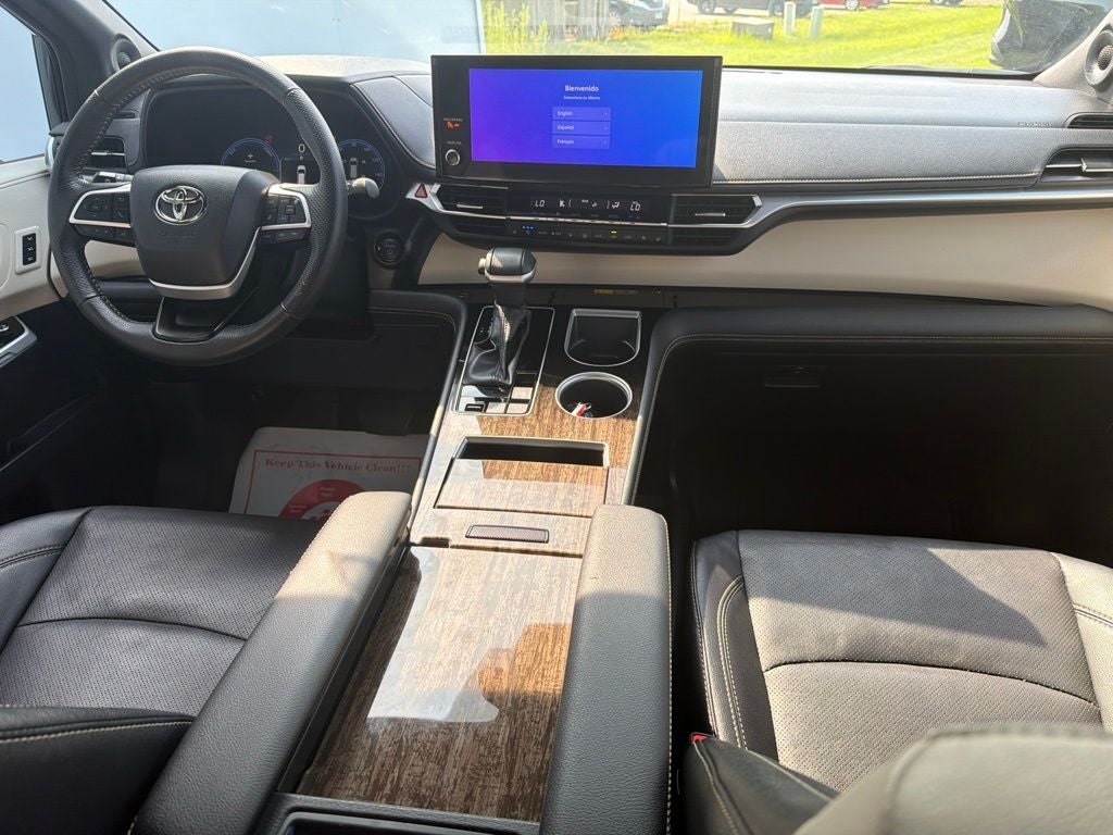 2025 Toyota Sienna Limited 7 Passenger