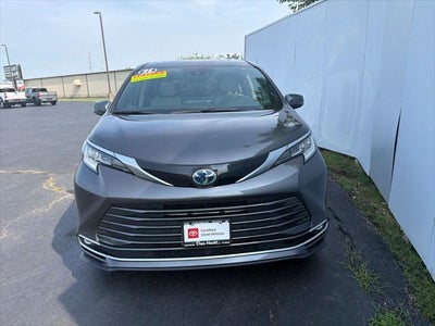 2025 Toyota Sienna Limited 7 Passenger