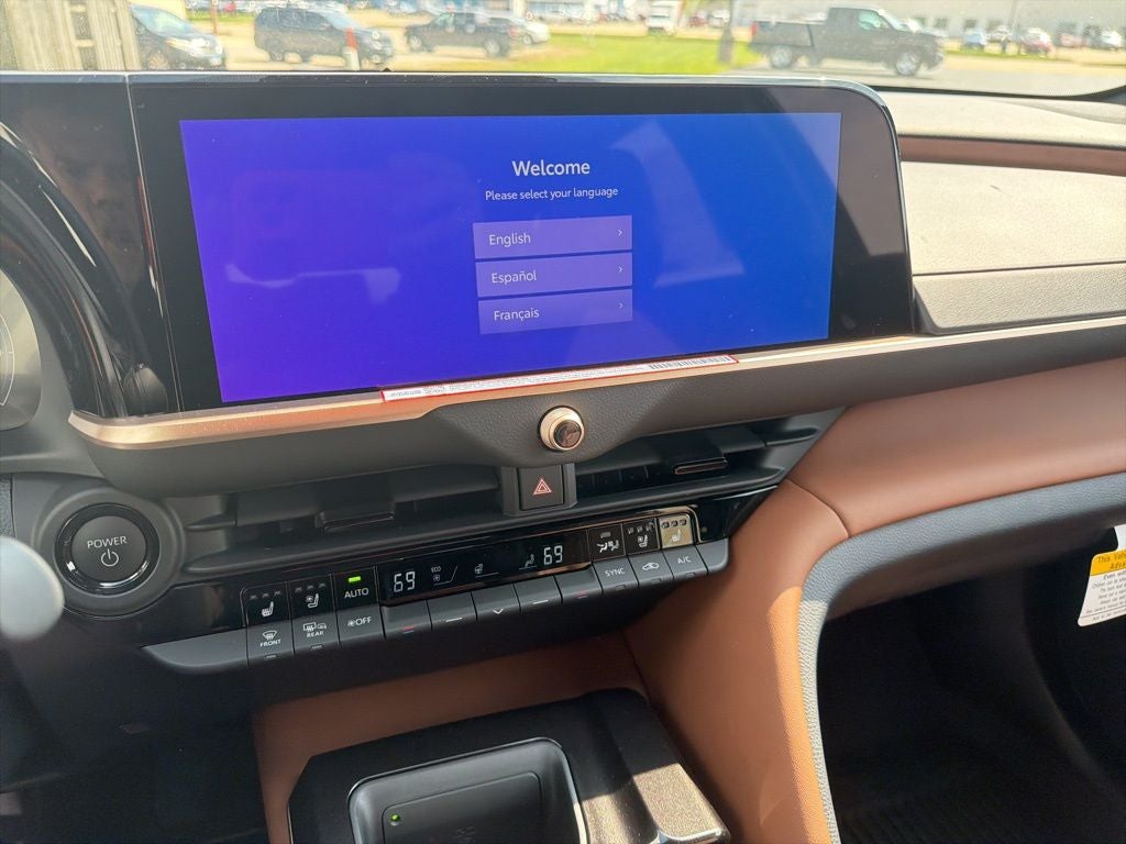 2025 Toyota Crown Signia Limited