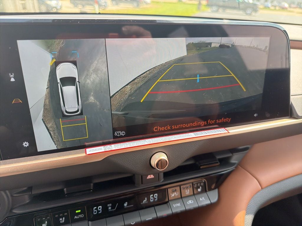 2025 Toyota Crown Signia Limited