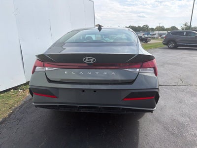 2024 Hyundai Elantra SE