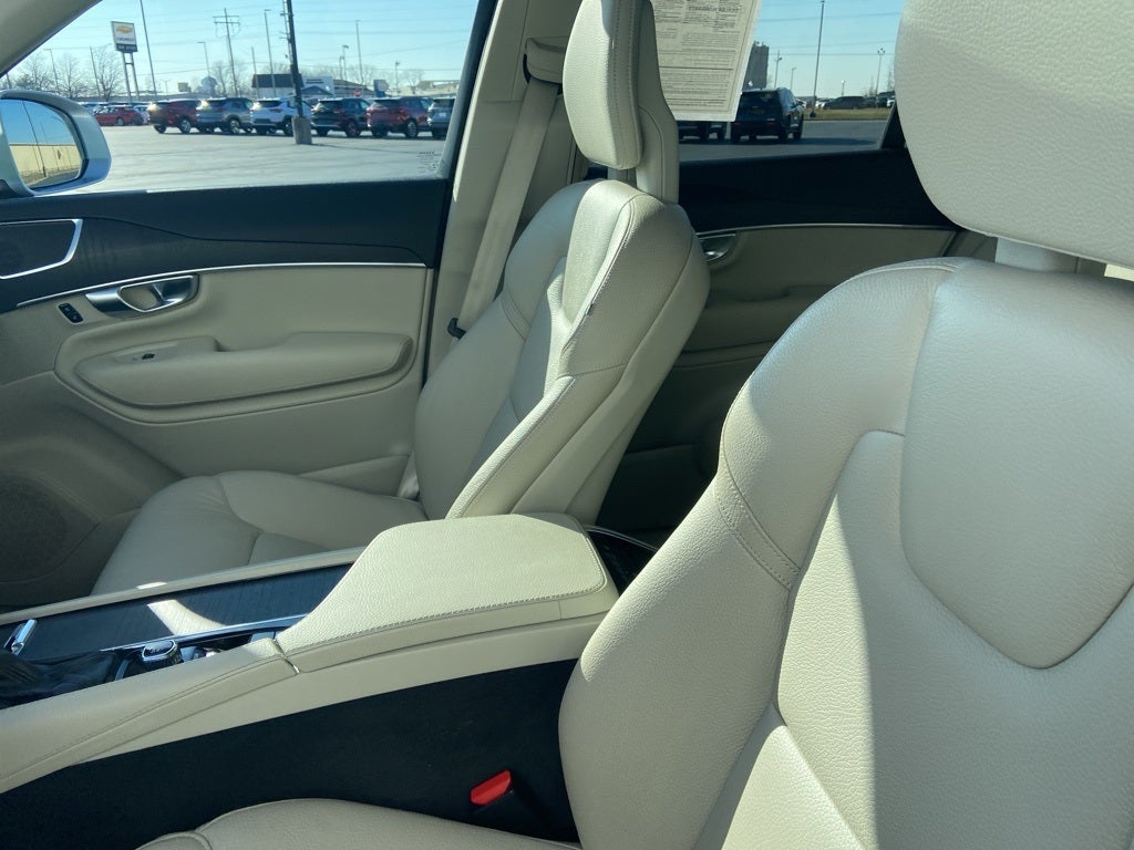 2020 Volvo XC90 T5 Momentum